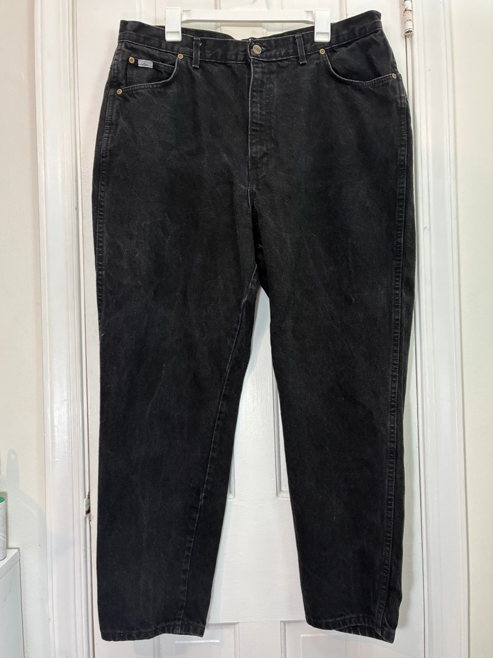 VTG chic brand Black High Rise Mom Jeans - size 38” waist